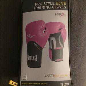 Everlast pro style elite 12 oz boxing gloves